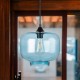 lampa wisząca niebieski klosz