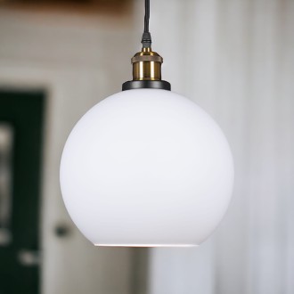 Lampa wisząca  duża szklana kula mleczna biała