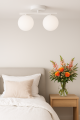 Lampa plafon EP1C10 biała w sypialni.png