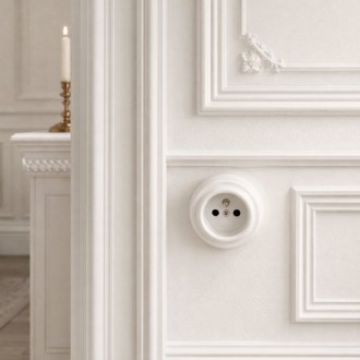 Gniazdo ceramiczne natynkowe z uziemieniem białe Ledigo 04MP NEW