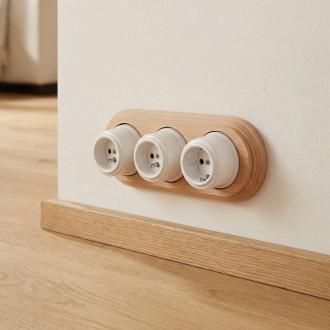 Ramka drewniana potrójna do gniazd i włączników natynkowych