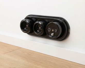 Ramka ceramiczna potrójna czarna natynkowa NEW 