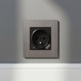 Gniazdo USB + USB-C z aluminiową ramką z uziemieniem grafitowe Loft Line  
