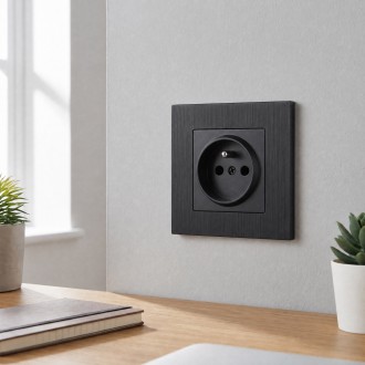 Gniazdo z aluminiową ramką z uziemieniem czarne Loft Line 