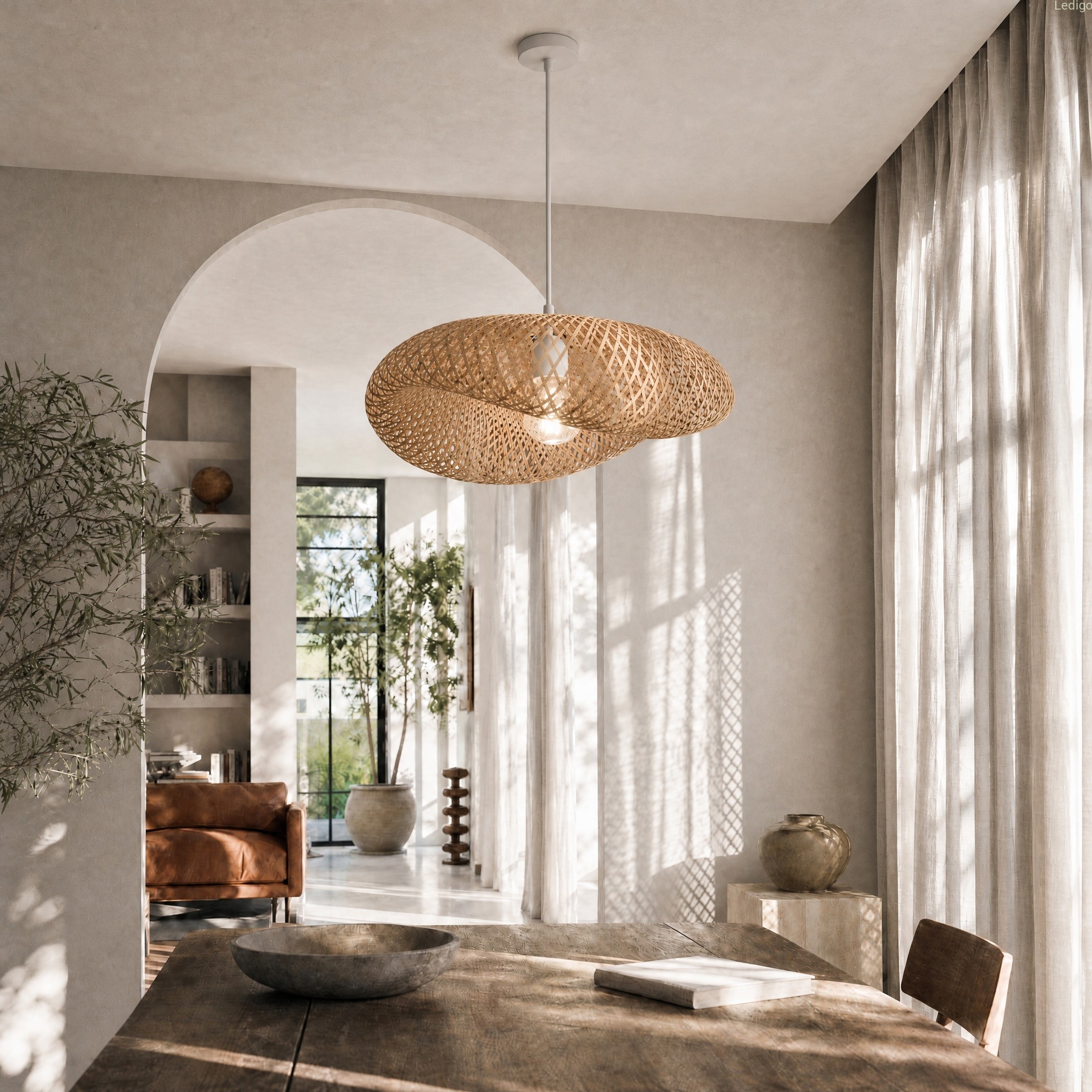 Lampa w stylu boho bambusowa na białym kablu.jpg