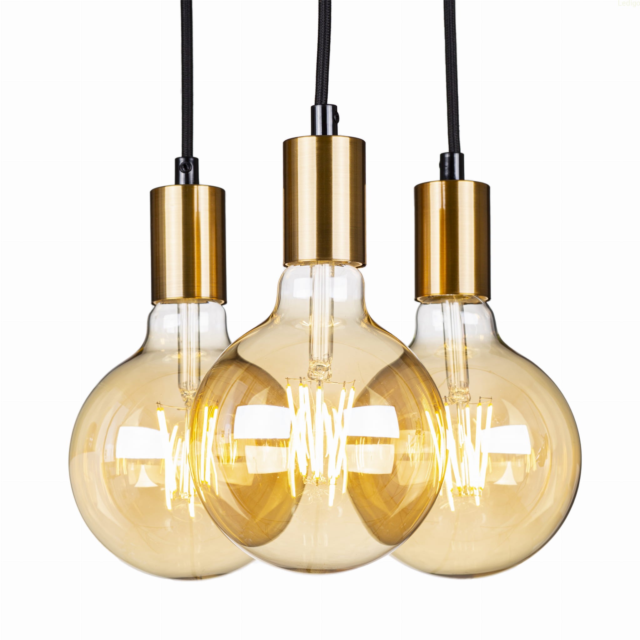 Lampa wisząca złota na plafonie
