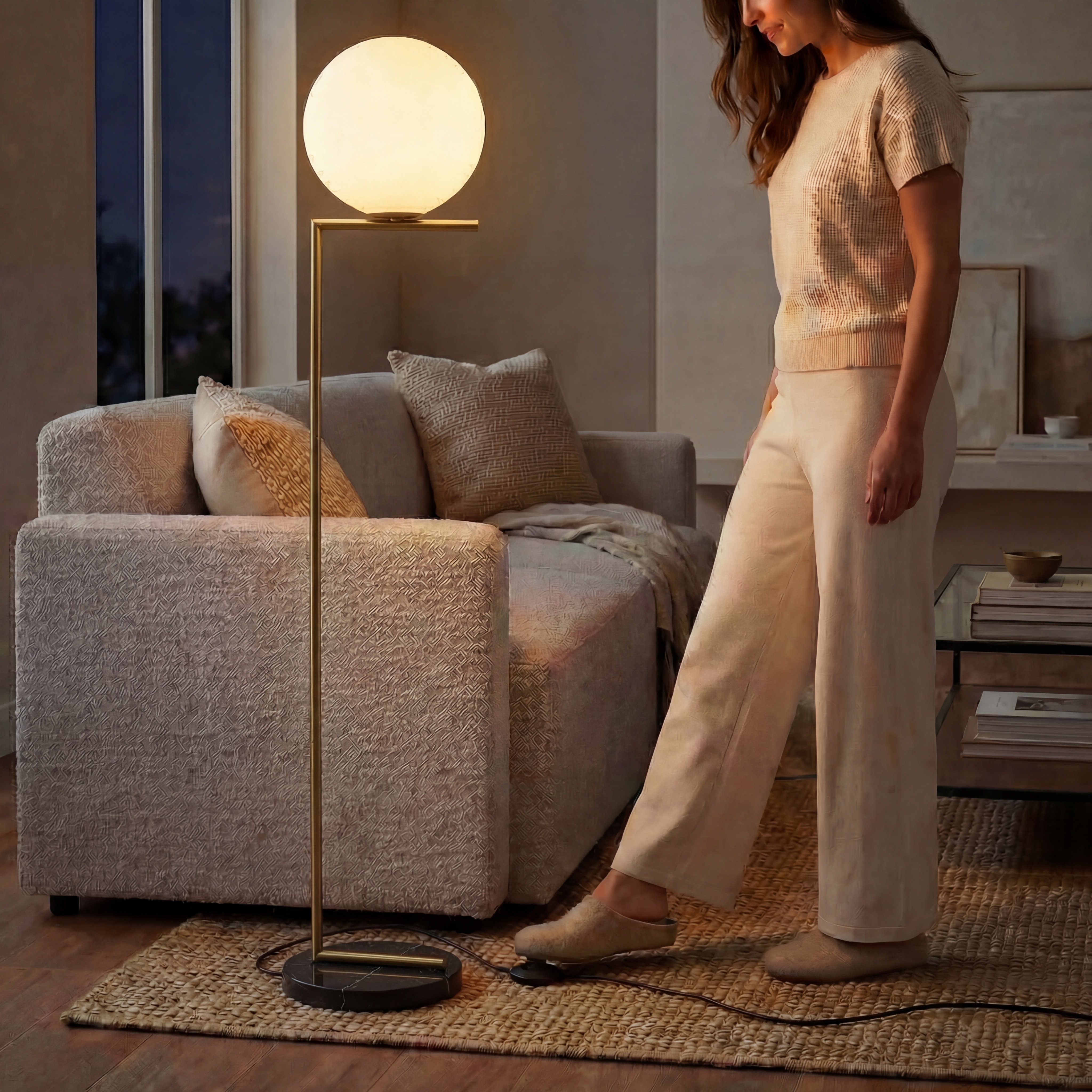 Lampa podłogowa w salonie